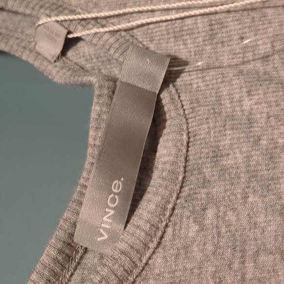Vince. Grey tank top size Large NWT - Picture 3 of 4